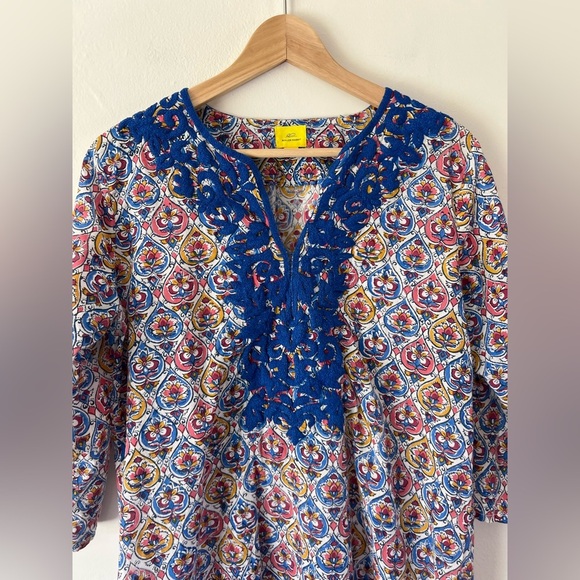 Roller Rabbit Embroidered Cotton Pattern V-neck Tunic Top Size Medium - Picture 10 of 12